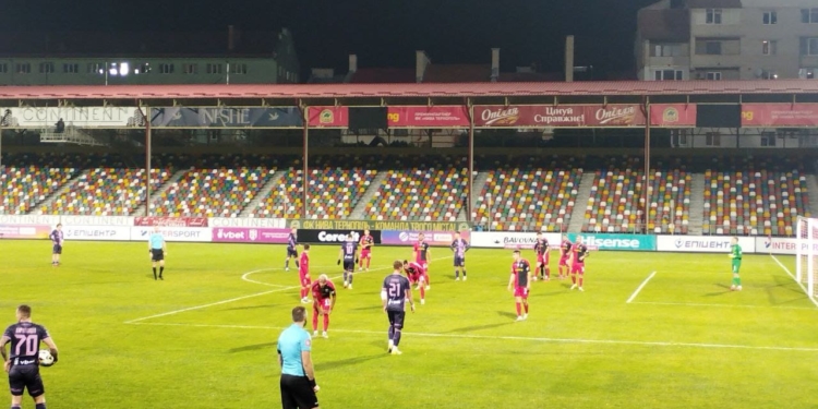 У Тернополі патрульні врятували пораненого бобра