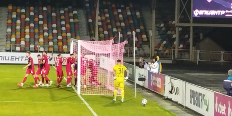 У Тернополі патрульні врятували пораненого бобра