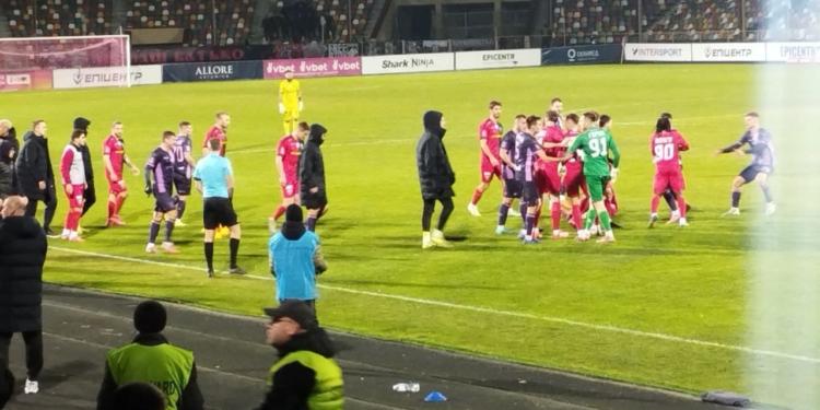 У Тернополі патрульні врятували пораненого бобра