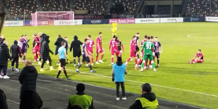 У Тернополі патрульні врятували пораненого бобра