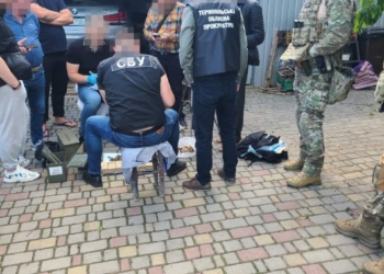 На Тернопільщині судитимуть колишнього адвоката за незаконне зберігання зброї