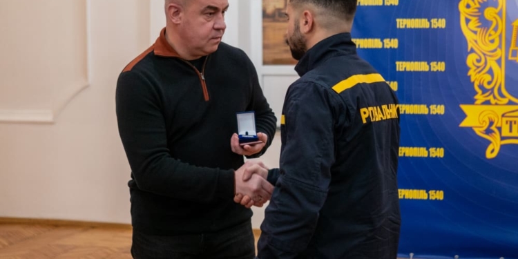 У Тернополі відзначили тернополян, які рятували людей 19 листопада