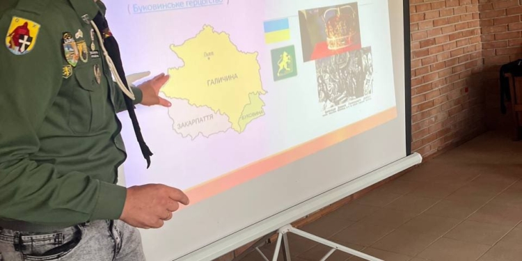 Пластуни з усієї Тернопільщини зібралися у Зарваниці на захід, присвячений Листопадовому зриву