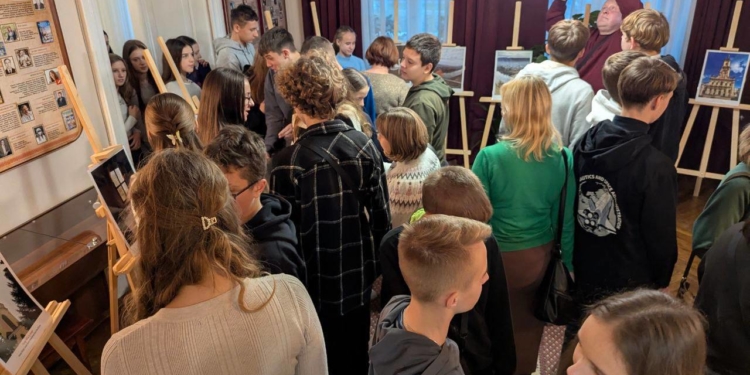 «Поділля без фільтрів»: Діти військових та ВПО показали Тернопілля через свої об’єктиви