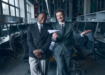 Тернопільський гурт TVORCHI стaнцювaв нa офісних столaх у вечір пʼятниці 