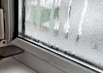 Чому плачуть пластикові вікна у квартирі восени та взимку