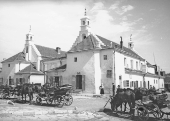 Чому був знищений замок-ратуша в Заліщиках