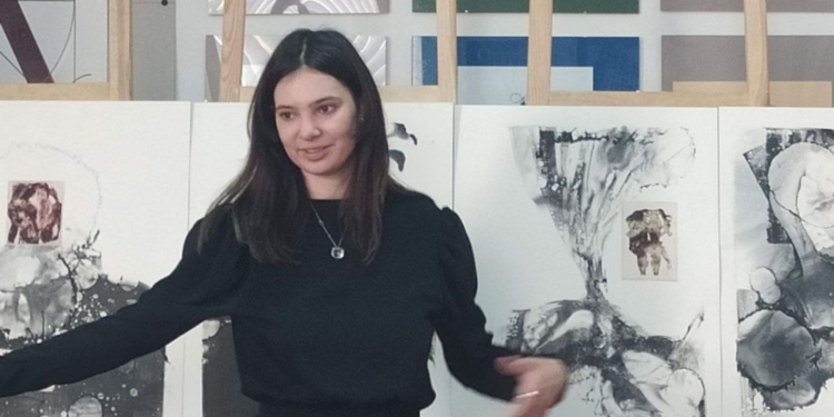 Історія мисткині Мирослави Копчі з Бережан з позивним Акіра