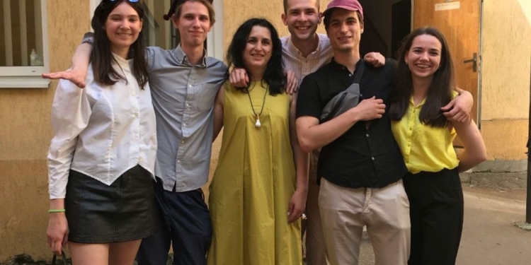 Історія мисткині Мирослави Копчі з Бережан з позивним Акіра