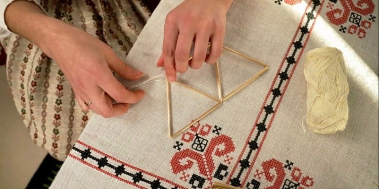 На Тернопільщині патрульні оперативно супроводили авто з породіллею