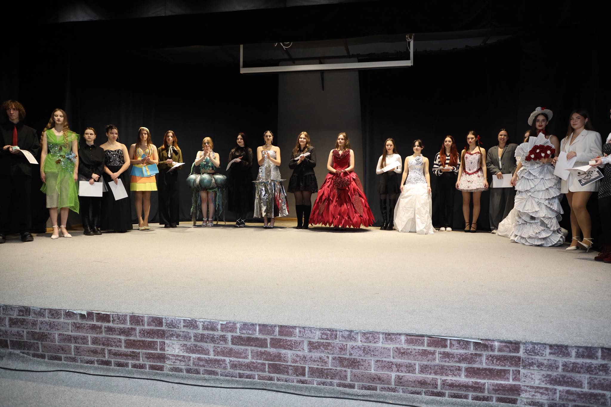 Колекція одягу з відходів: студенти-першокурсники ТНПУ представили дизайнерські роботи