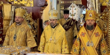 У Колиндянах на Тернопільщині три архієреї освятили престол храму святителя Миколая Чудотворця