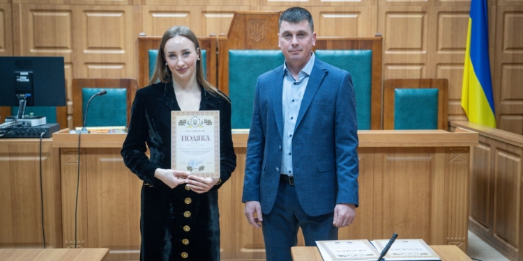 У Тернопільському міськрайонному суді привітали працівників з професійним святом