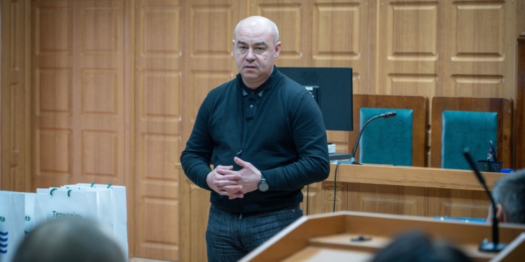 У Тернопільському міськрайонному суді привітали працівників з професійним святом