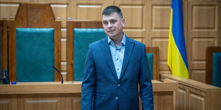 У Тернопільському міськрайонному суді привітали працівників з професійним святом