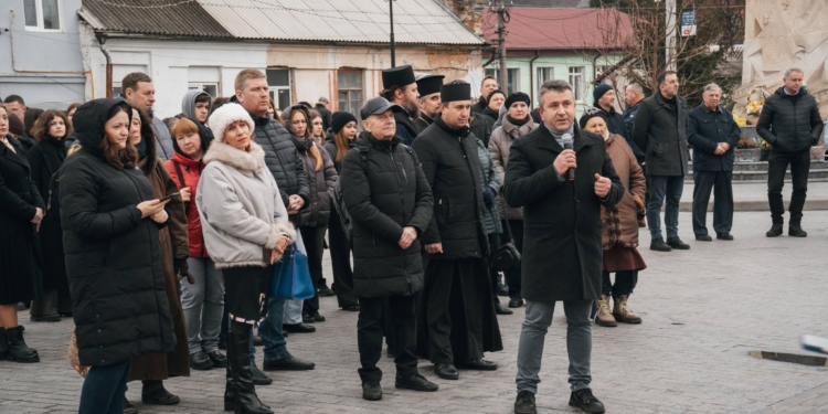 У Кременці відкрили вуличну виставку “Церковний рашизм”