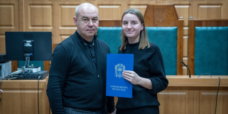 У Тернопільському міськрайонному суді привітали працівників з професійним святом