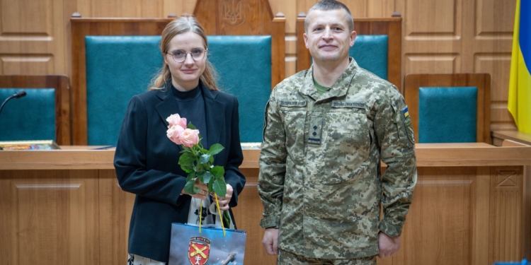 У Тернопільському міськрайонному суді привітали працівників з професійним святом