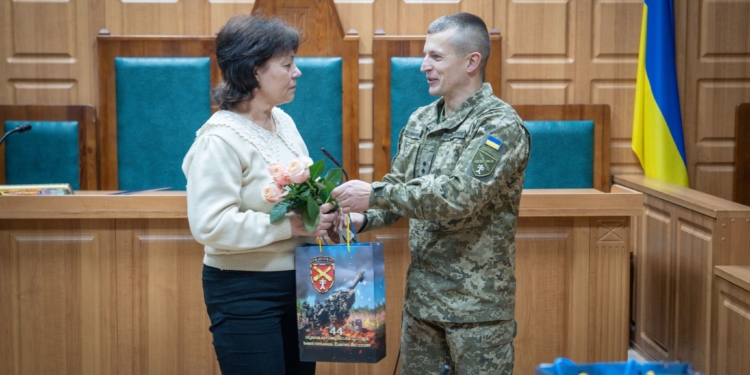 У Тернопільському міськрайонному суді привітали працівників з професійним святом