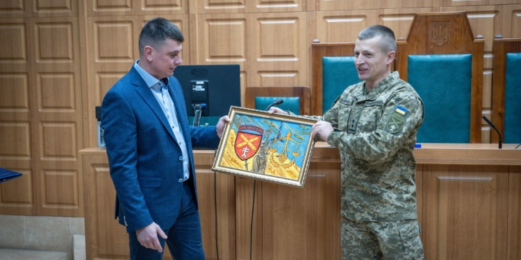 У Тернопільському міськрайонному суді привітали працівників з професійним святом