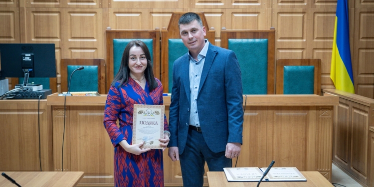 У Тернопільському міськрайонному суді привітали працівників з професійним святом