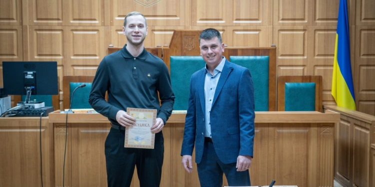 У Тернопільському міськрайонному суді привітали працівників з професійним святом