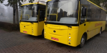 Тернопільщина отримала ще шість спеціалізованих шкільних автобусів