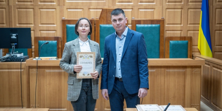 У Тернопільському міськрайонному суді привітали працівників з професійним святом