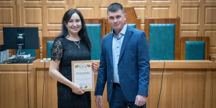 У Тернопільському міськрайонному суді привітали працівників з професійним святом