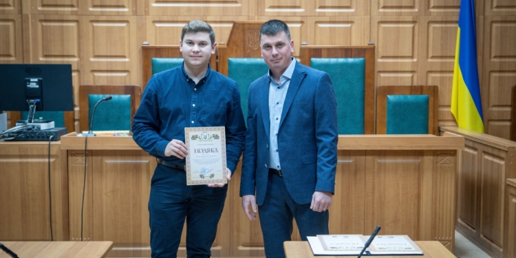 У Тернопільському міськрайонному суді привітали працівників з професійним святом