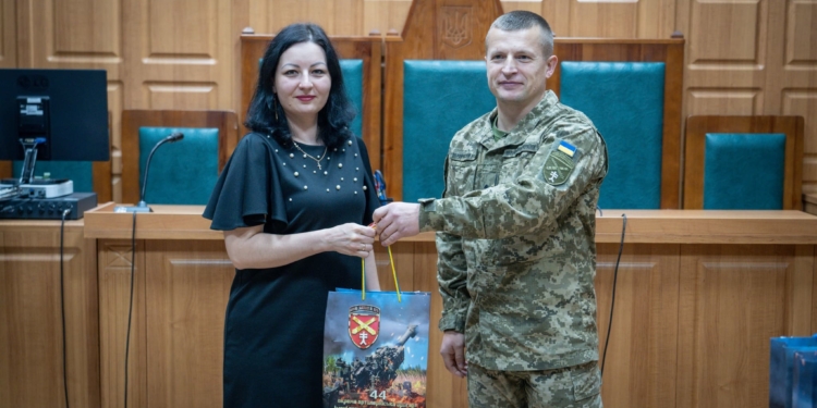 У Тернопільському міськрайонному суді привітали працівників з професійним святом