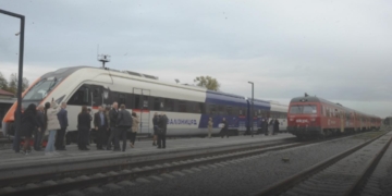 Поїзд Рава-Руська – Коломия тепер зупиняється в Товстому на Тернопільщині: зручніше сполучення для жителів громади