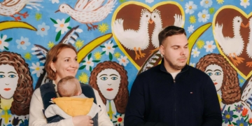 Біатлоністка з Тернополя Олена Підгрушна вперше з’явилася на публіці зі своїм первістком