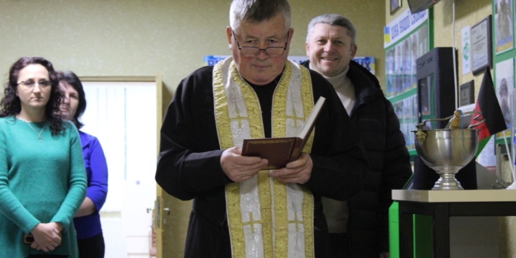 У Великогаївській громаді розпочали передачу різдвяних подарунків родинам військових і вразливим категоріям