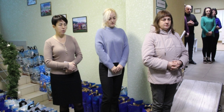 У Великогаївській громаді розпочали передачу різдвяних подарунків родинам військових і вразливим категоріям