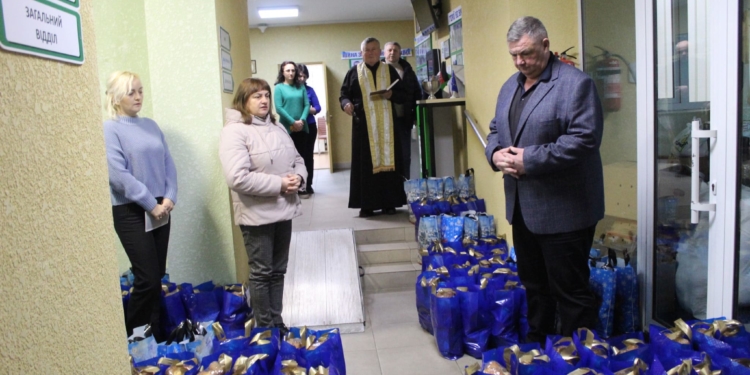 У Великогаївській громаді розпочали передачу різдвяних подарунків родинам військових і вразливим категоріям