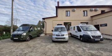 У Тернополі за короткий термін облаштували територію біля ритуального залу лікарні, де прощаються з Героями