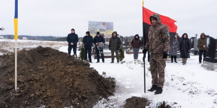 На Тернопільщині з почестями перепоховали двох вояків УПА