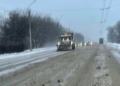 У Тернополі триває прибирання снігу: містян просять не залишати авто на узбіччях