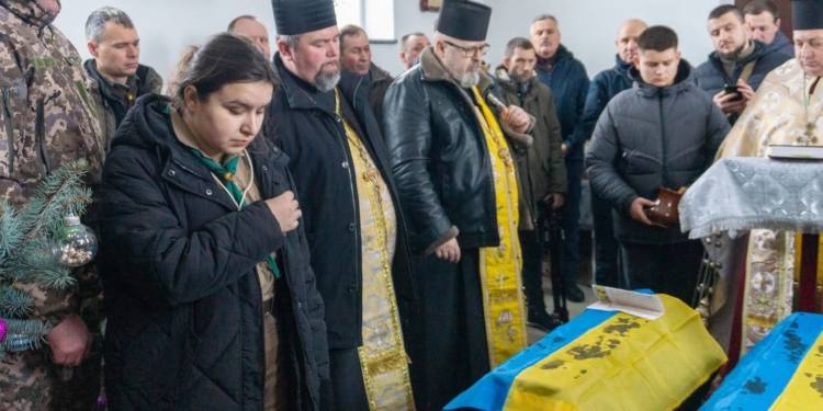 На Тернопільщині з почестями перепоховали двох вояків УПА