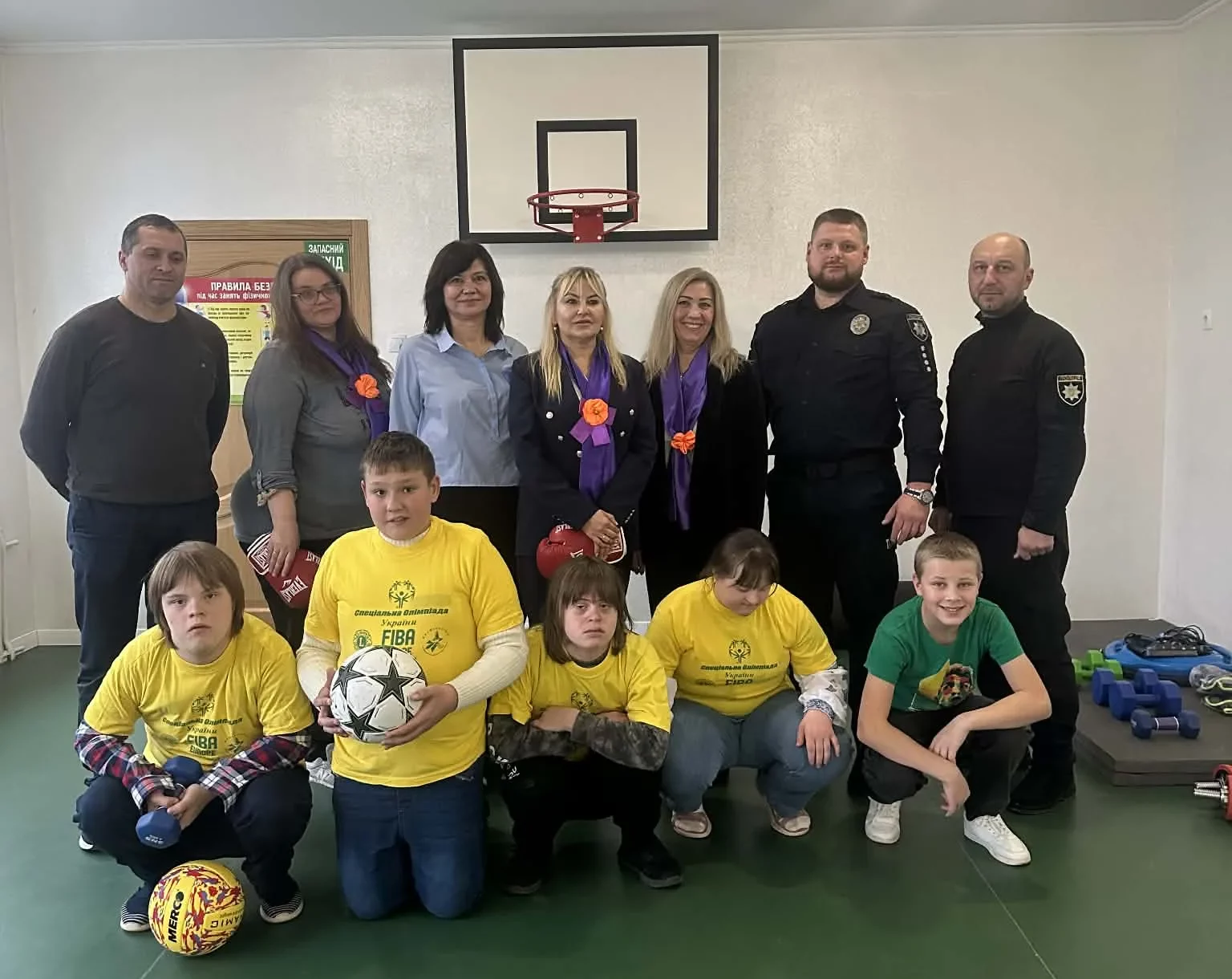 Асоціація жінок України “Дія.Тернопіль” подарувала школі для дітей з ООП сучасне спортивне обладнання
