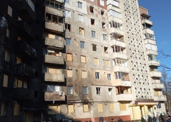 У Тернополі замінили майже 900 вікон у будинках, пошкоджених ракетною атакою