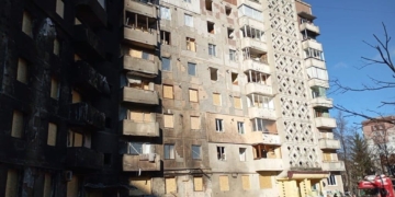 У Тернополі замінили майже 900 вікон у будинках, пошкоджених ракетною атакою