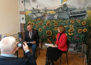 У Збаразькому музеї російсько-української війни відбулася творча зустріч з Юрієм Заяцем