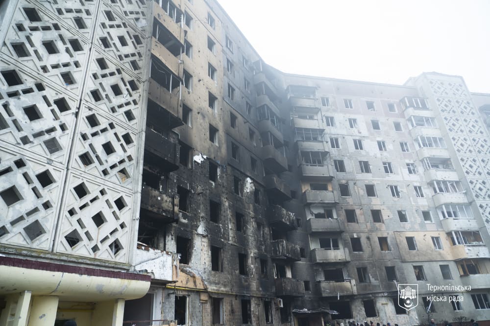 У Тернополі триває відновлення після ракетного удару