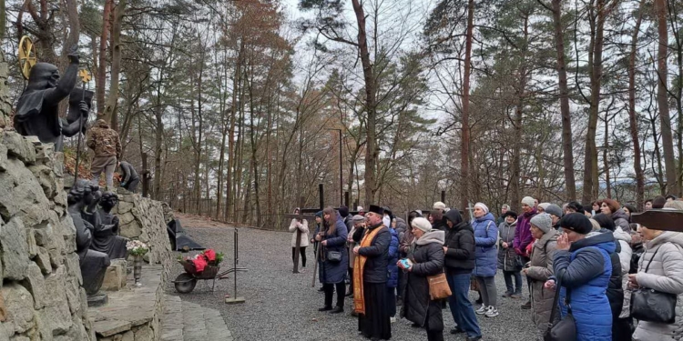 “Матері в молитві” з Тернопільсько-Зборівської архиєпархії здійснили паломництво до Страдча