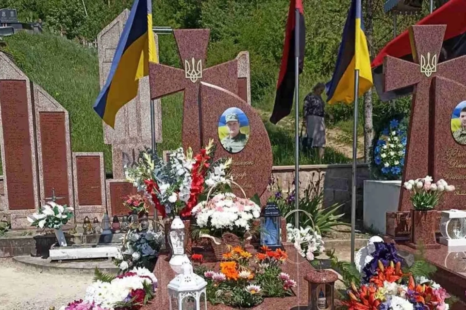 Мер Чорткова не виконує обіцянок: родинам загиблих Героїв  не виплачують компенсації за пам’ятники