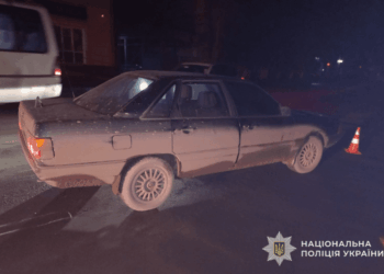 77-річна жінка потрапила під колеса авто в Борщові