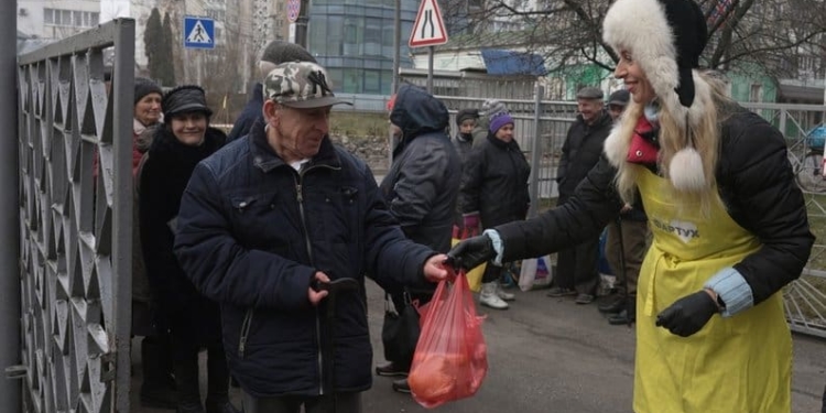 Вифлеємський вогонь миру передали благодійникам у Тернополі
