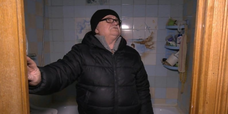 Поранений під час обстрілу тернополянин власними силами відновлює помешкання